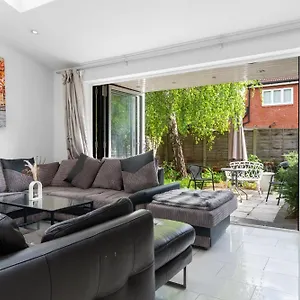 Holiday home Shard View 3 Bed Entire United Kingdom